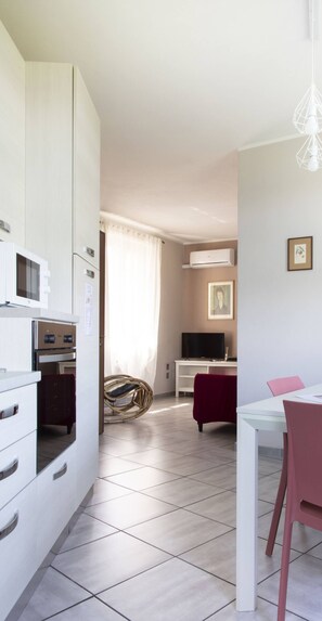 Interior - Casa Graziella - red apartment with a view (Portacomaro)