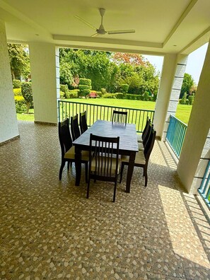 Outdoor dining