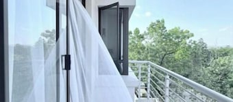 Broadacres Apartment - Full kitchen, with strong Wi Fi