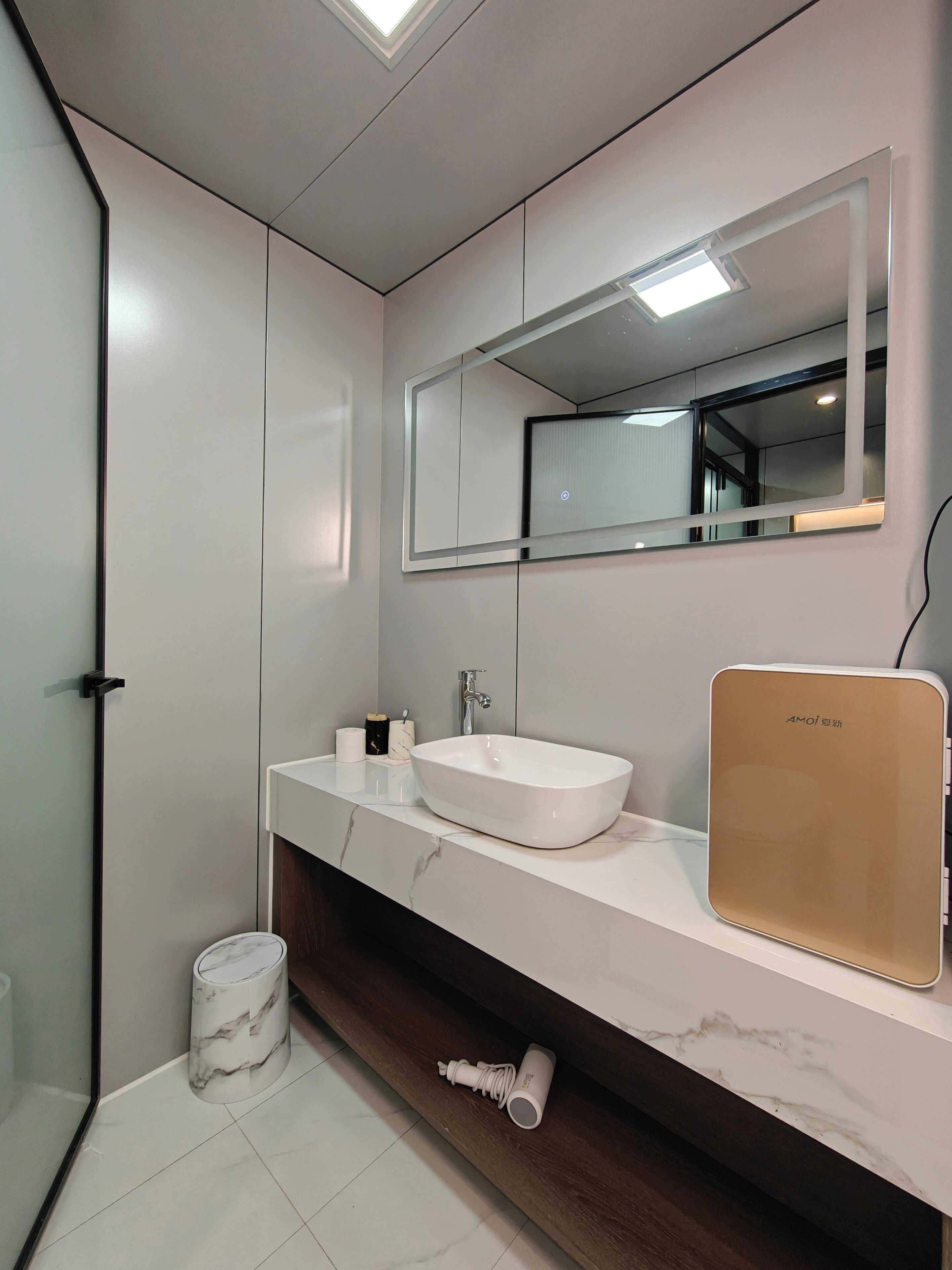 Shower, free toiletries, hair dryer, slippers
