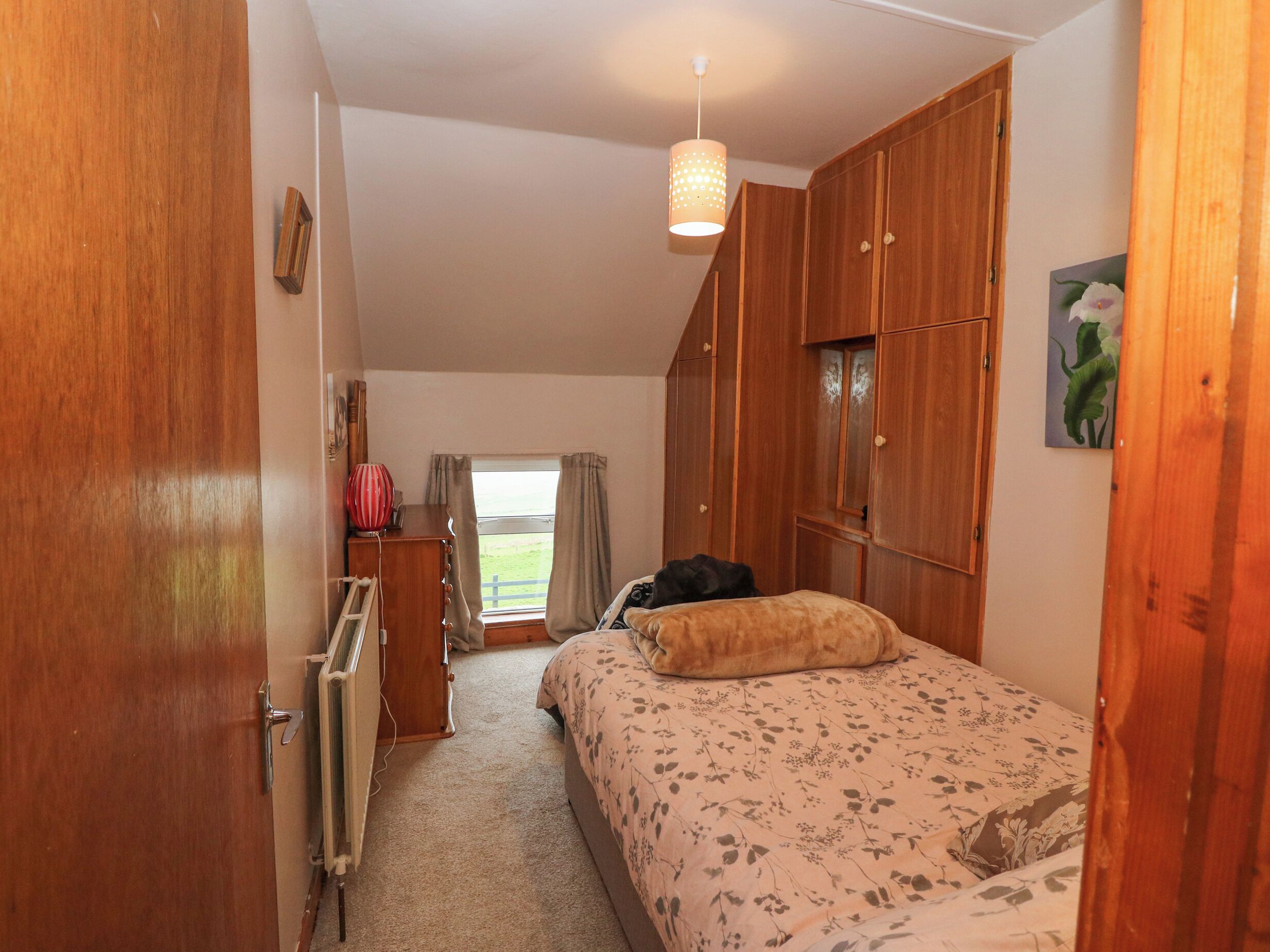 2 bedrooms, individually decorated, individually furnished, free WiFi