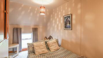 2 bedrooms, individually decorated, individually furnished, free WiFi