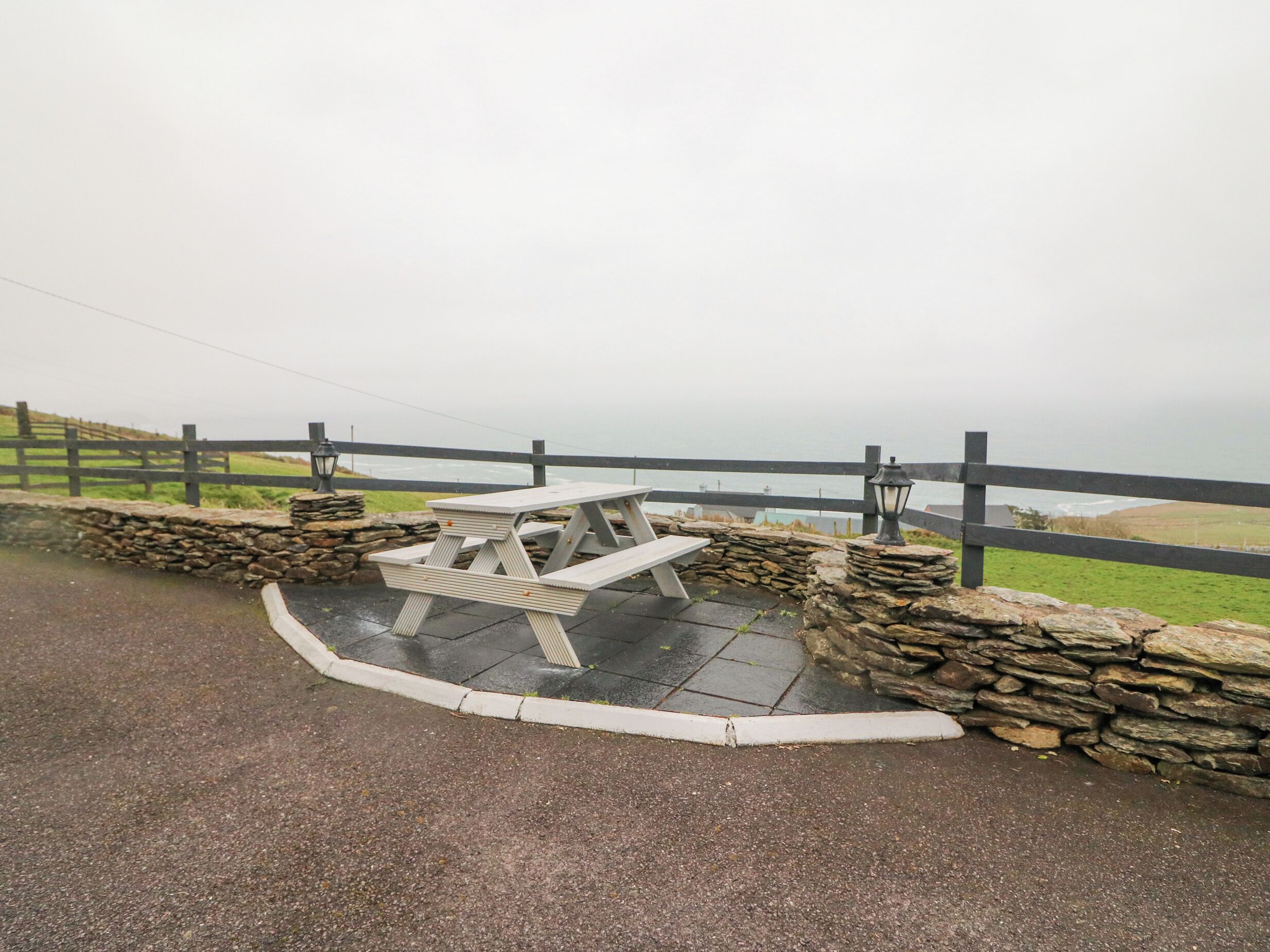 Khu ẩm thực ngoài trời