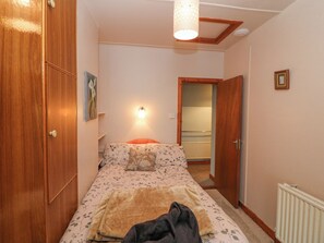 2 phòng ngủ, trang trí khác biệt 