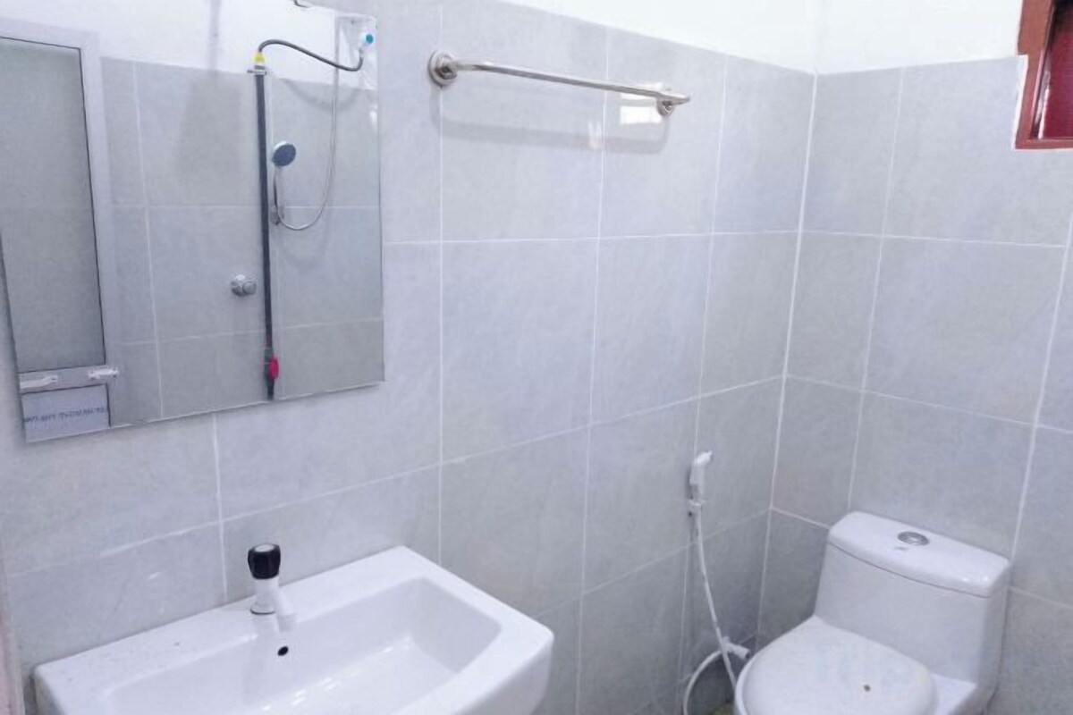 Badezimmer | Dusche, Haartrockner, Handtücher, Seife