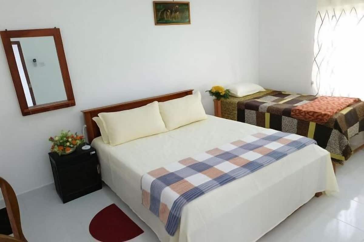 Egyptian cotton sheets, premium bedding, individually decorated