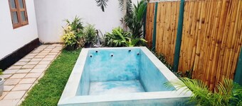 Tropical Suites