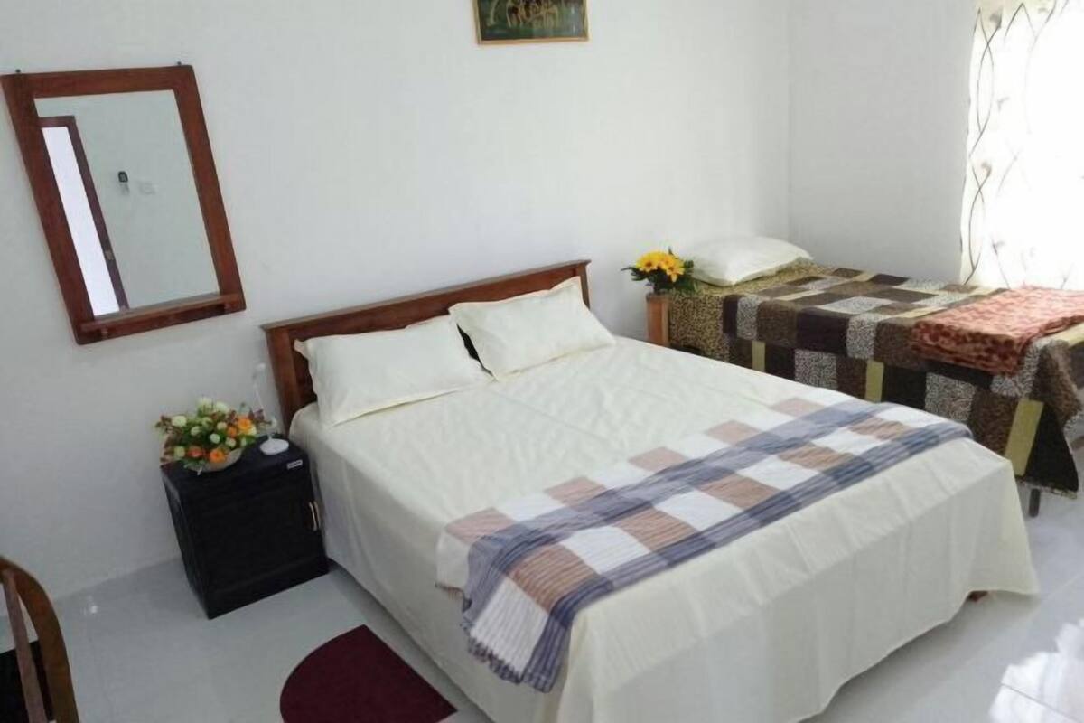 Egyptian cotton sheets, premium bedding, individually decorated