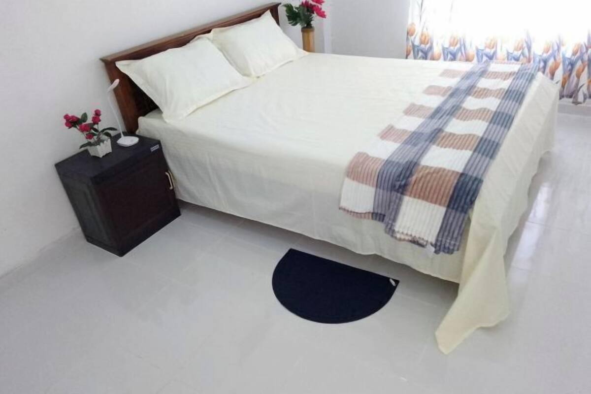 Egyptian cotton sheets, premium bedding, individually decorated