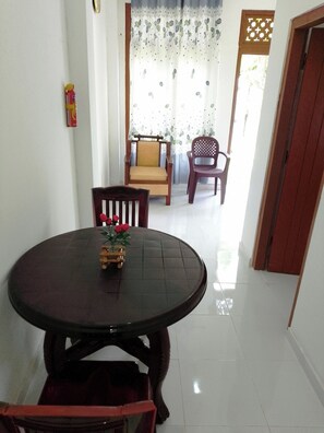 Standard Double Room | Living area - Tropical Suites (Negombo)