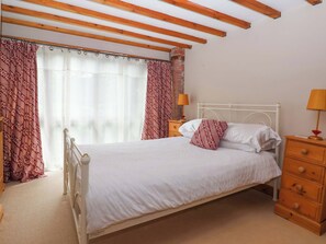 2 عدّة غرف نوم وبديكورات فريدة لكل غرفة وطراز فريد لكل وحدة