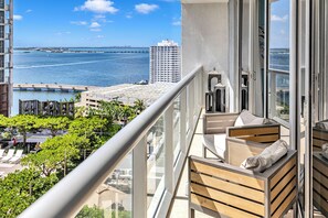 Appartement Exclusif, 1 chambre, piscine privée, vue océan | Balcon