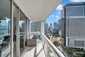 Luxury Apartment, 2 Bedrooms, Private Pool, Ocean View | Balcony view - Icon Brickell  (Miami)