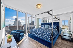 Presidential Apartment, Harbour View | Individually furnished, soundproofing, iron/ironing board, free WiFi