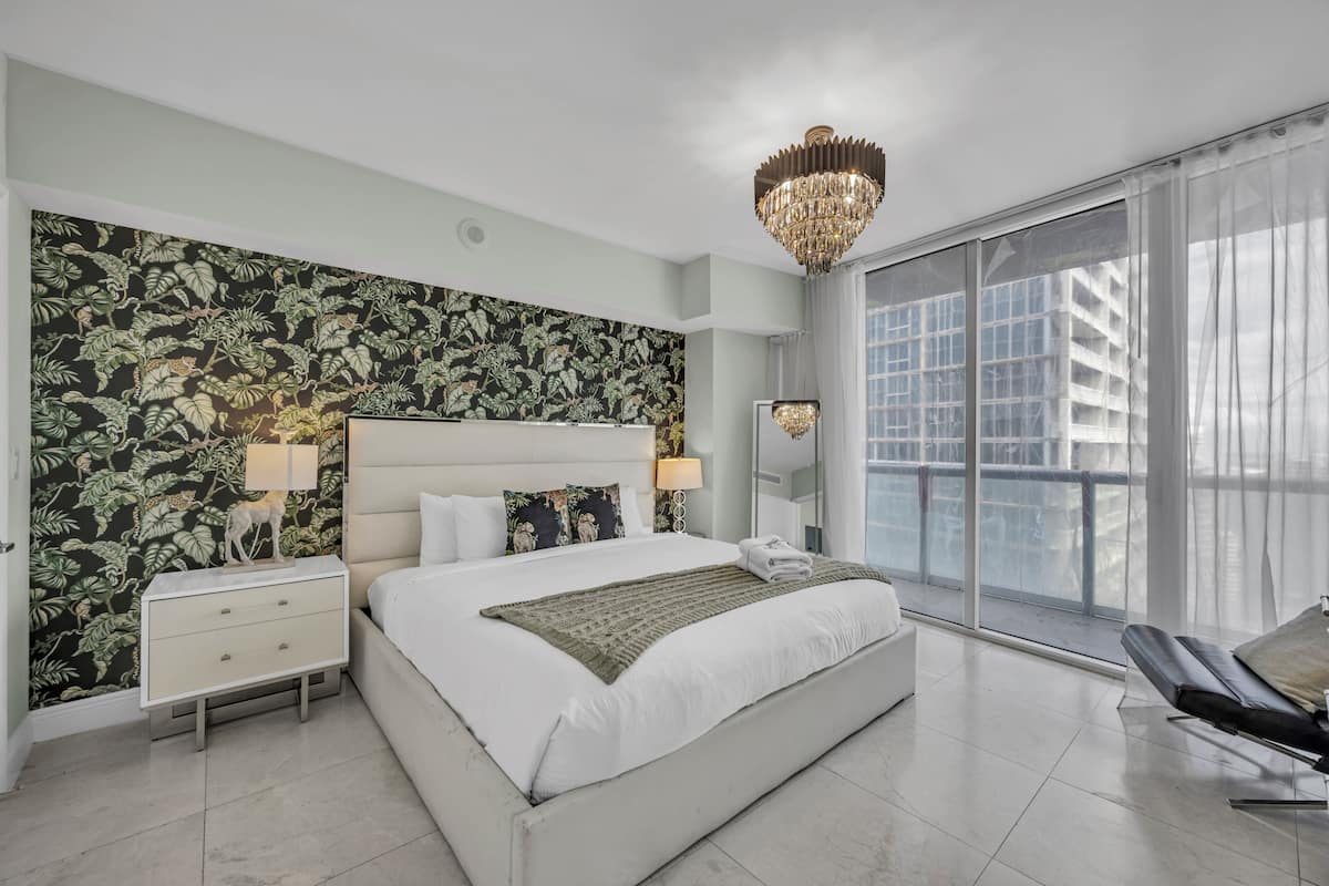 Exclusive-Apartment, 1 Schlafzimmer, eigener Pool, Meerblick | Individuell dekoriert, individuell eingerichtet, schallisolierte Zimmer