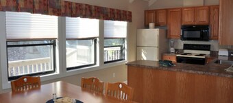 Shenandoah Villas Charming 3-bedroom 3-bath -  Sleeps up to 12