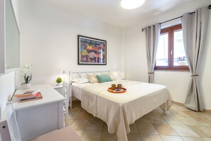 2 bedrooms, iron/ironing board, free WiFi, bed sheets - Superior: terrazza, park, vicino mare e centro (Alghero)