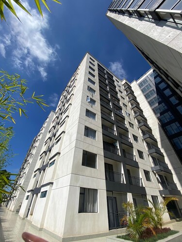 vibrant Ruaka"Ruaka Loftel: Stylish & Serene with WI-FI and a/c