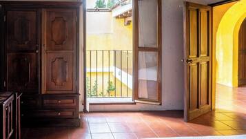 3 Schlafzimmer, Schreibtisch, Bügeleisen/Bügelbrett, kostenloses WLAN