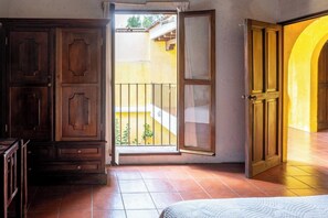 3 Schlafzimmer, Schreibtisch, Bügeleisen/Bügelbrett, kostenloses WLAN