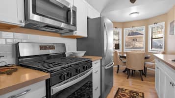 Bouilloire électrique, grille-pain