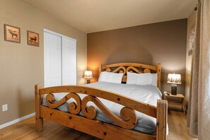 Free WiFi - Unwinding Bear (Big Bear City)