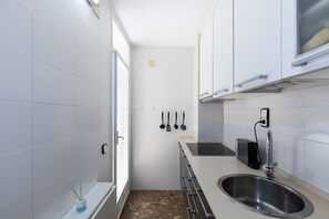 Fridge, microwave, coffee/tea maker, electric kettle