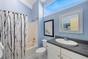 Hair dryer, towels - Loft style condo with balcony and king bed (Cedar Key)