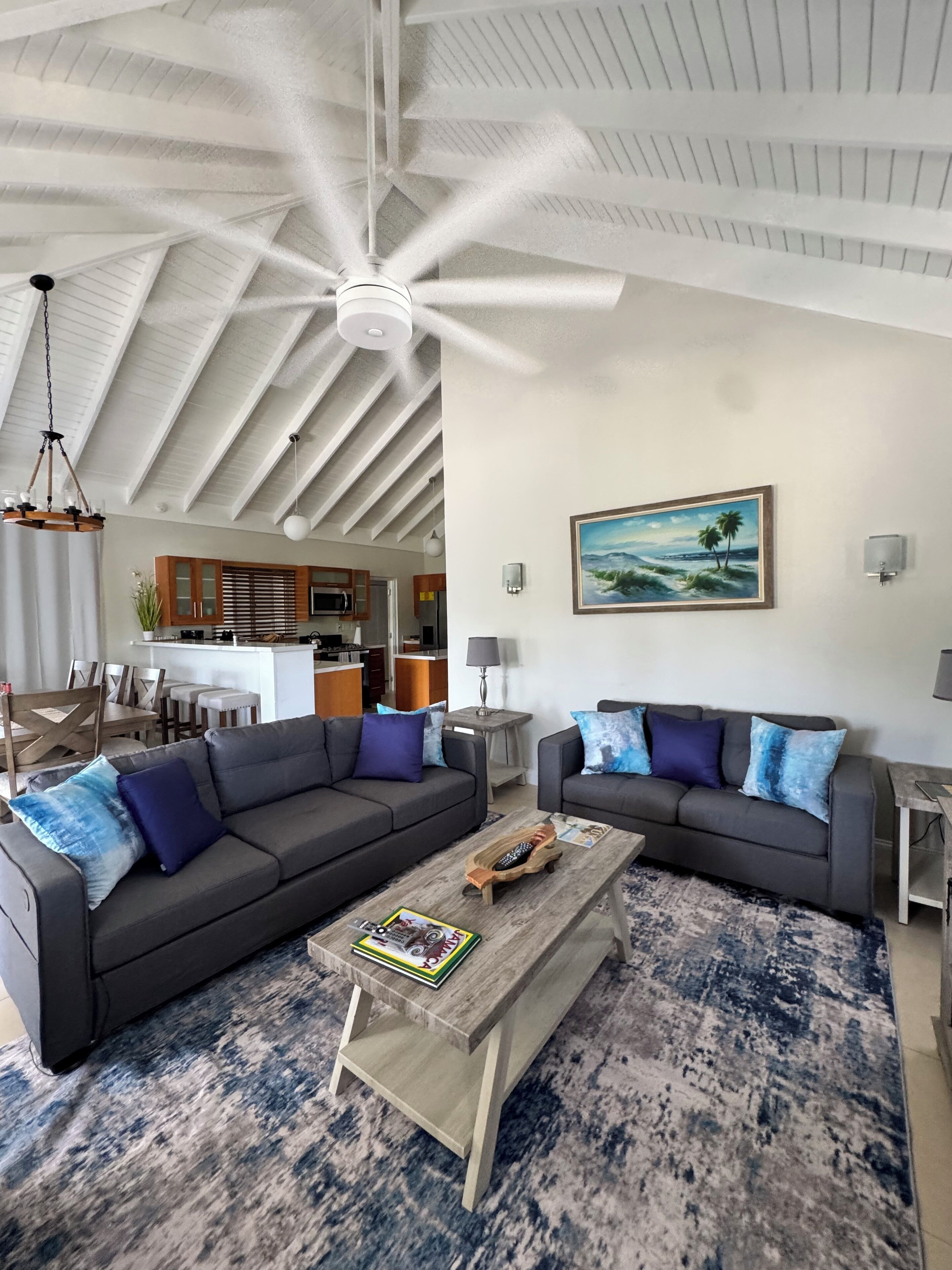 Smart-tv, bordtennisbord, stereoanlæg