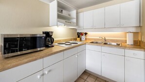 茶具/咖啡用具、冰箱、微波炉、炉灶