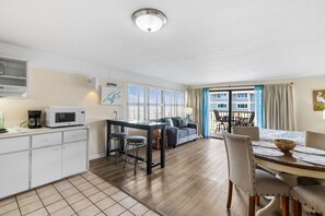 Interior - Corner condo with huge Gulf views (Cedar Key)