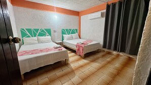 Economy Double Room | Free WiFi - Hotel Casa Lucina 2 (Zihuatanejo)