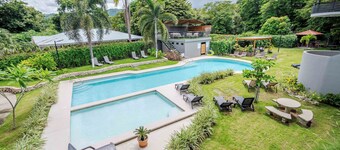 Elegant 4-Bedroom Home near Coco Beach