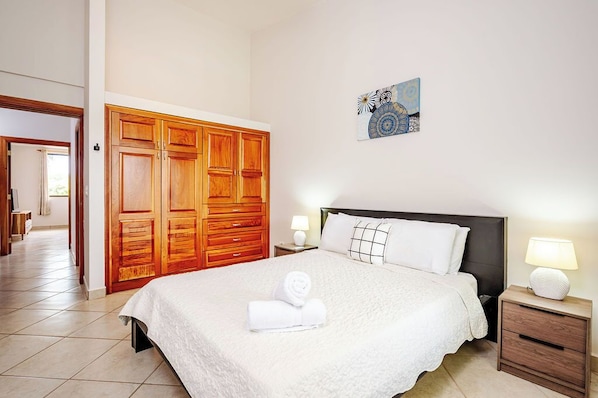 4 bedrooms, iron/ironing board, free WiFi, bed sheets