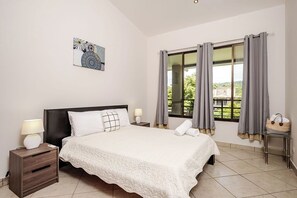 3 bedrooms, iron/ironing board, free WiFi, bed sheets