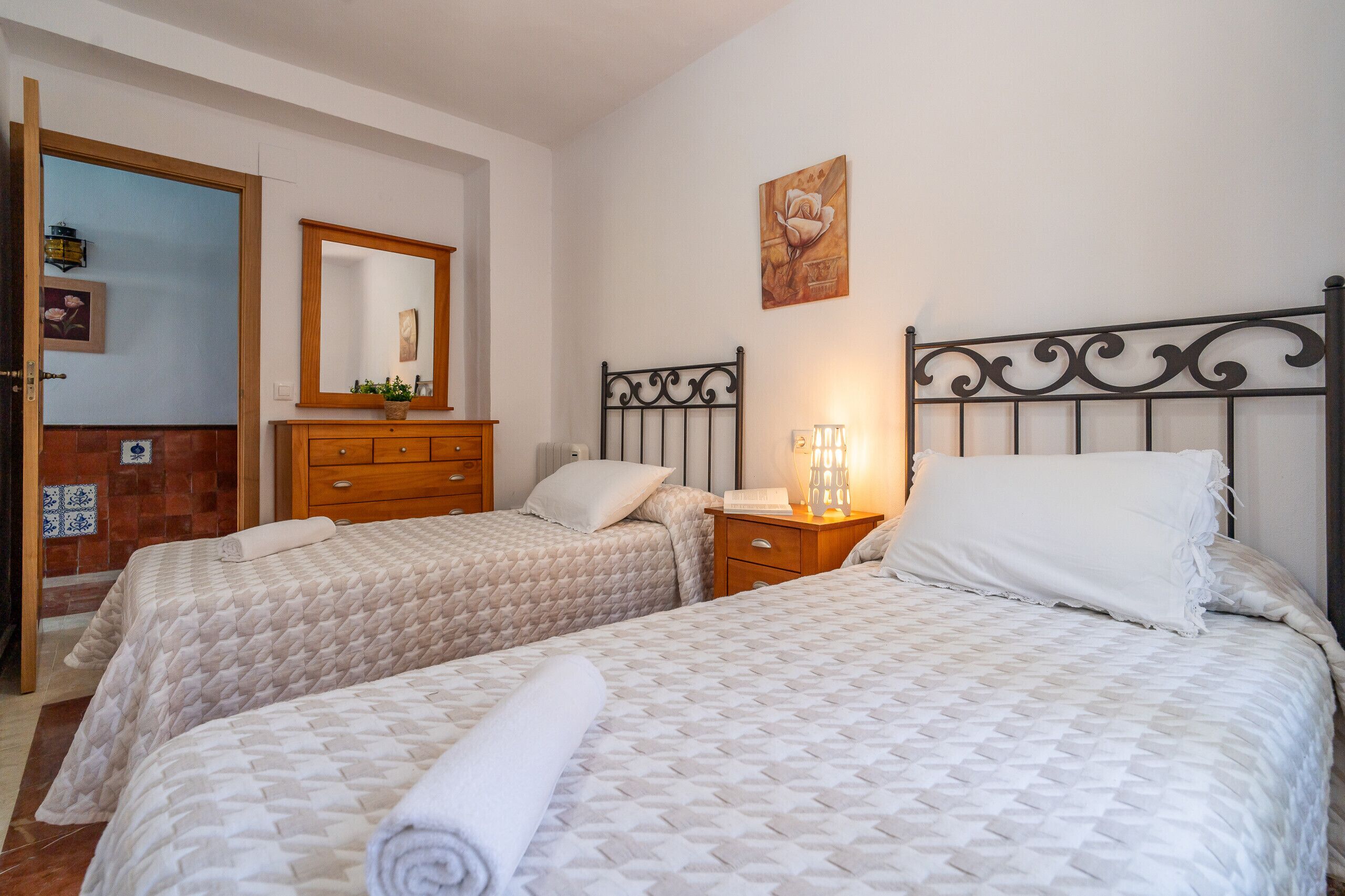 5 slaapkamers, een strijkplank/strijkijzer, gratis wifi, beddengoed