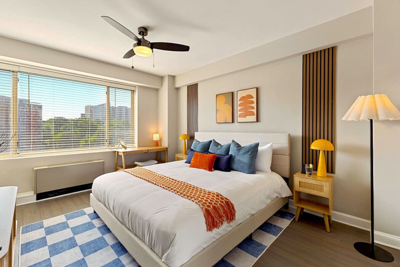 1 多间卧室、办公桌、熨斗/熨衣板、旅行婴儿床