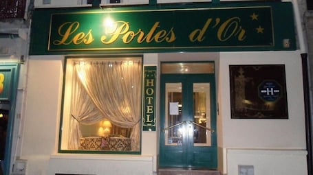 Fachada de la propiedad
