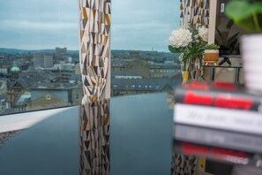 Interior - City Centre Location-family Friendly-free Parking (Bradford)