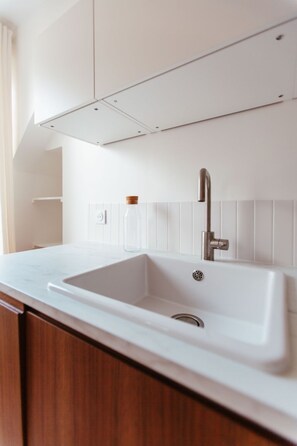 Hårtørrer, håndklæder, Sæbe, Toiletpapir