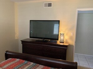 3 عدّة غرف نوم ومكواة/لوح كي وواي فاي مجانًا وملاءات أسرّة