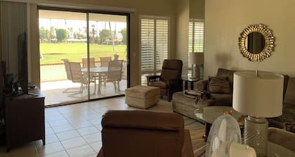 3-bedroom condo on golf course with pool, spa, AC, WiFi in awesome Rancho Mirage