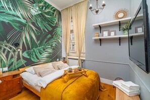 3 bedrooms, iron/ironing board, free WiFi, bed sheets