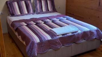 Kahden hengen classic-huone, näköala laaksoon