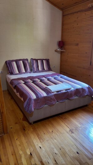 Kahden hengen classic-huone, näköala laaksoon