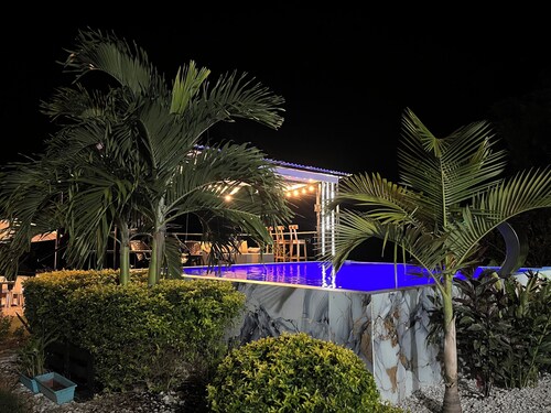 Farm with swimming pool 5 min from Hacienda Napoles Serene Mountain in Doradal