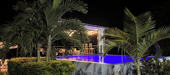 Farm with swimming pool 5 min from Hacienda Napoles Serene Mountain in Doradal