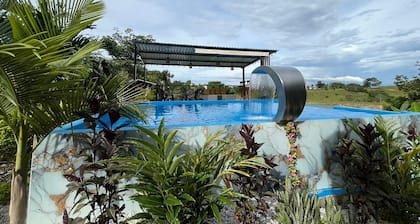Finca con piscina a 5 min de hacienda napoles Montaña serena en Doradal