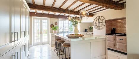 Dishwasher, cookware/dishes/utensils