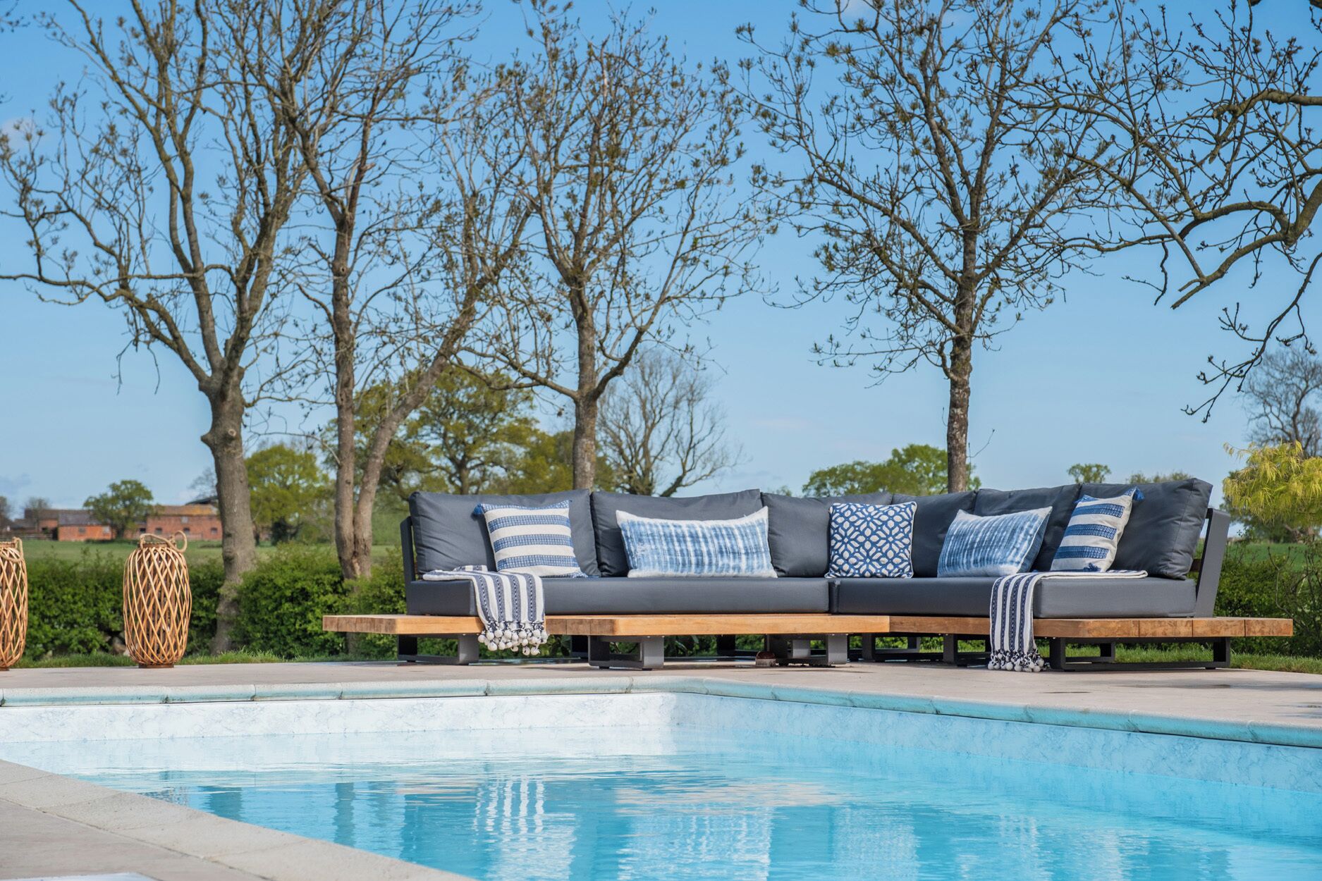 สระว่ายน้ำ